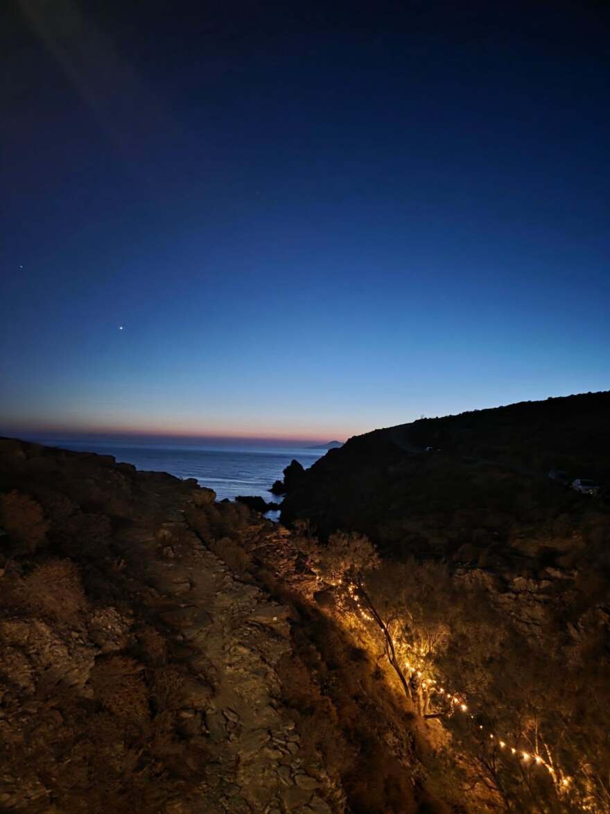 Η Νατάσσα Μποφίλιου ανέβασε φωτογραφίες με τον σύζυγό της από τη Φολέγανδρο: «Σαν το ρομάντζο στο νησί δεν έχει» έγραψε