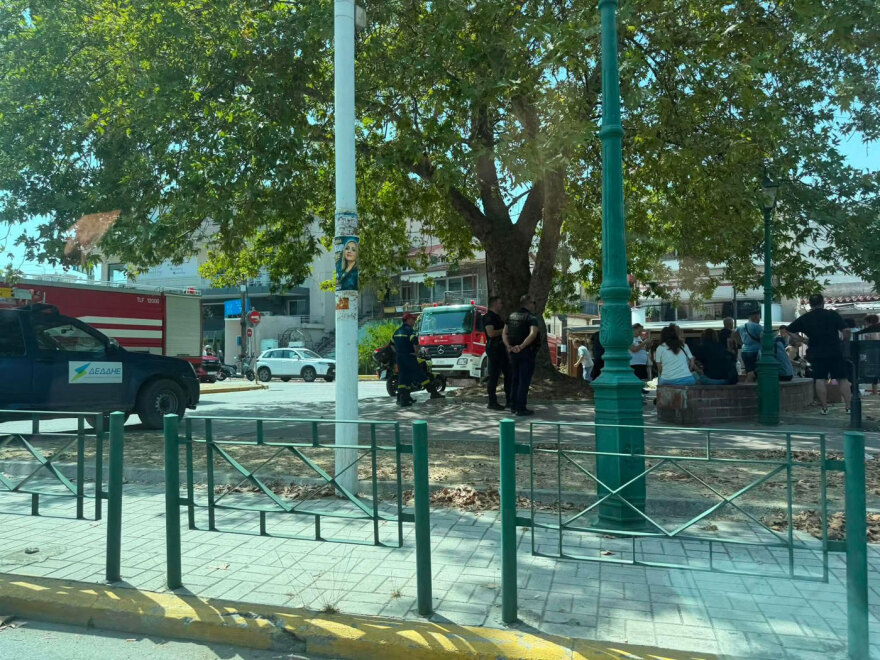 Χωρίς τις αισθήσεις του εντοπίστηκε ηλικιωμένος κατά την κατάσβεση πυρκαγιάς σε διαμέρισμα στον Εύοσμο