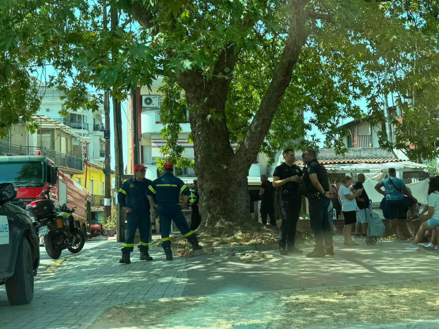 Χωρίς τις αισθήσεις του εντοπίστηκε ηλικιωμένος κατά την κατάσβεση πυρκαγιάς σε διαμέρισμα στον Εύοσμο