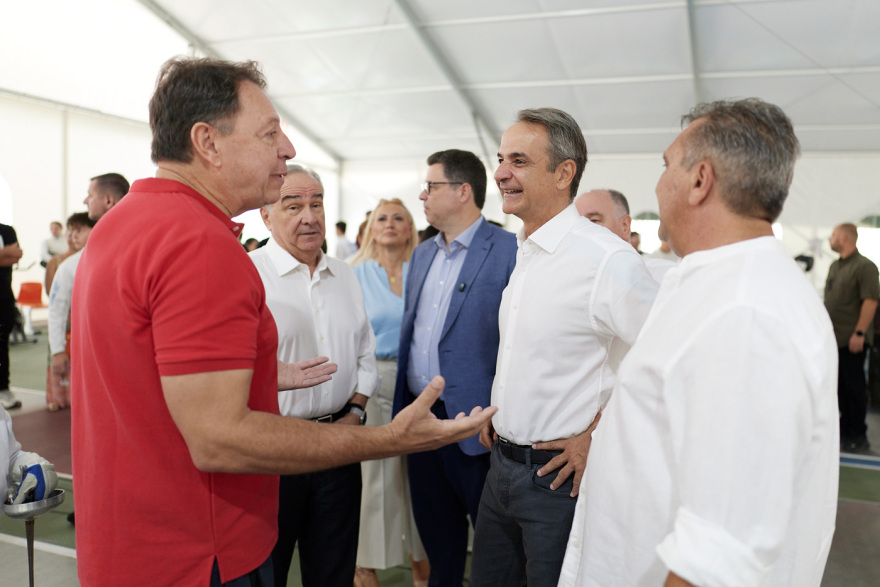 Επίσκεψη Μητσοτάκη σε παραγωγικές μονάδες στη Φλώρινα: «Θα στηρίξουμε την ελληνική κτηνοτροφία και ειδικά τη φέτα»