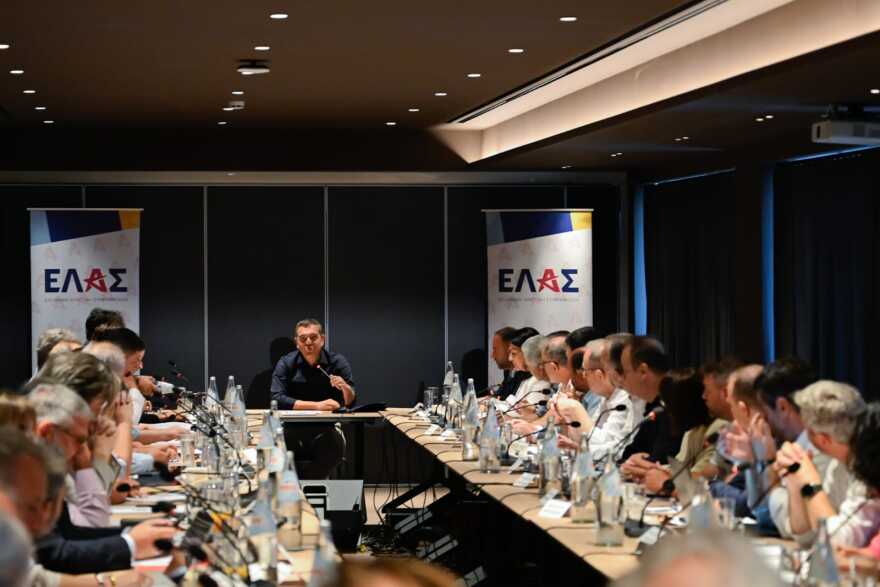 Τσίπρας: Να παράγουμε περισσότερα, να μοιράζουμε δικαιότερα, να ζούμε καλύτερα, το Σχέδιο Εθνικής Ανασυγκρότησης της ΕΛΑΣ