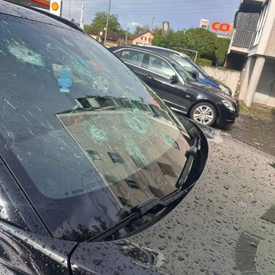 Απίστευτο χαλάζι σε προάστια της Ζυρίχης: Τουλάχιστον 40 τραυματίες, κυρίως παιδιά δημοτικού, τρύπησαν αυτοκίνητα, βίντεο και φωτογραφίες