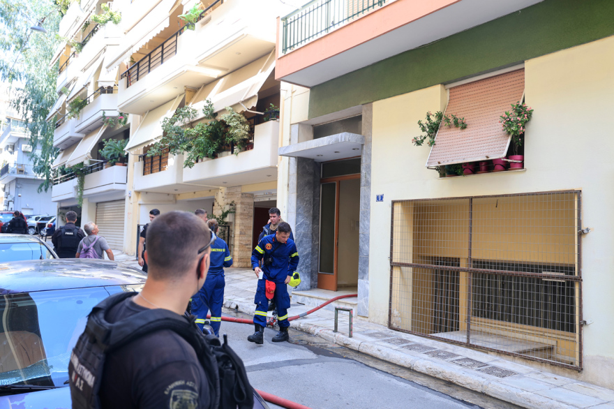 Ένας νεκρός από τη φωτιά στο διαμέρισμα στον Νέο Κόσμο