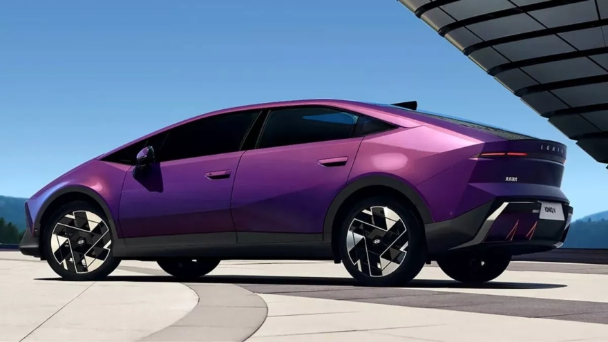 Η Hyundai διευρύνει την οικογένεια IONIQ