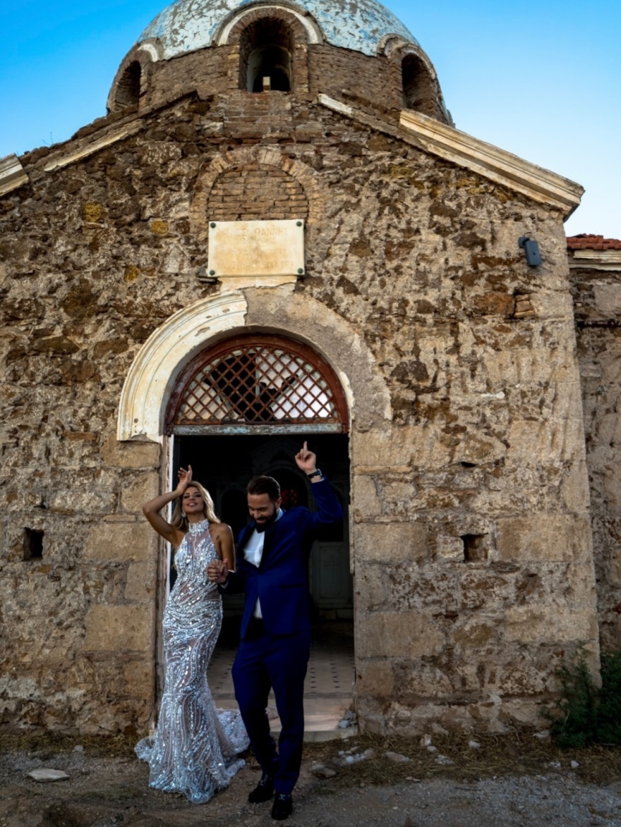Ο Ηλίας Βρεττός έκανε ερωτική εξομολόγηση στη σύζυγό του για την επέτειο γάμου τους: Σ' αγαπάω πιο πολύ από ποτέ
