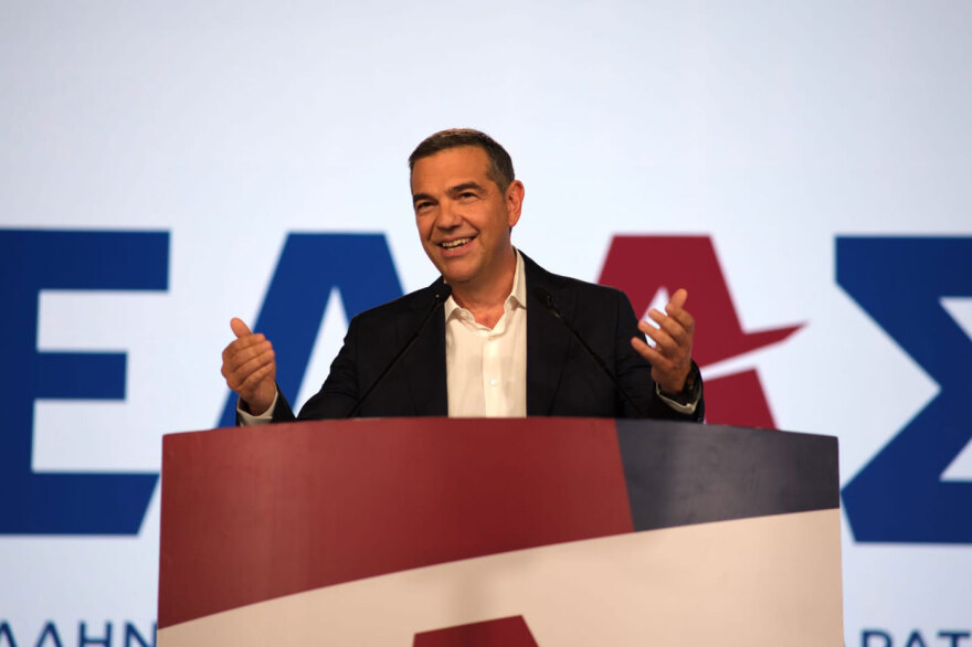 Το οικονομικό πρόγραμμα του Τσίπρα: Αυξήσεις σε γιατρούς, νοσηλευτές, εκπαιδευτικούς, επίδομα 500 ευρώ για φοιτητές, κατώτατο μισθό 1000 ευρώ, μείωση ΦΠΑ