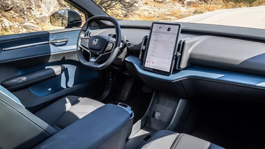 Το Volvo EX30 θα φορτίζει συσκευές
