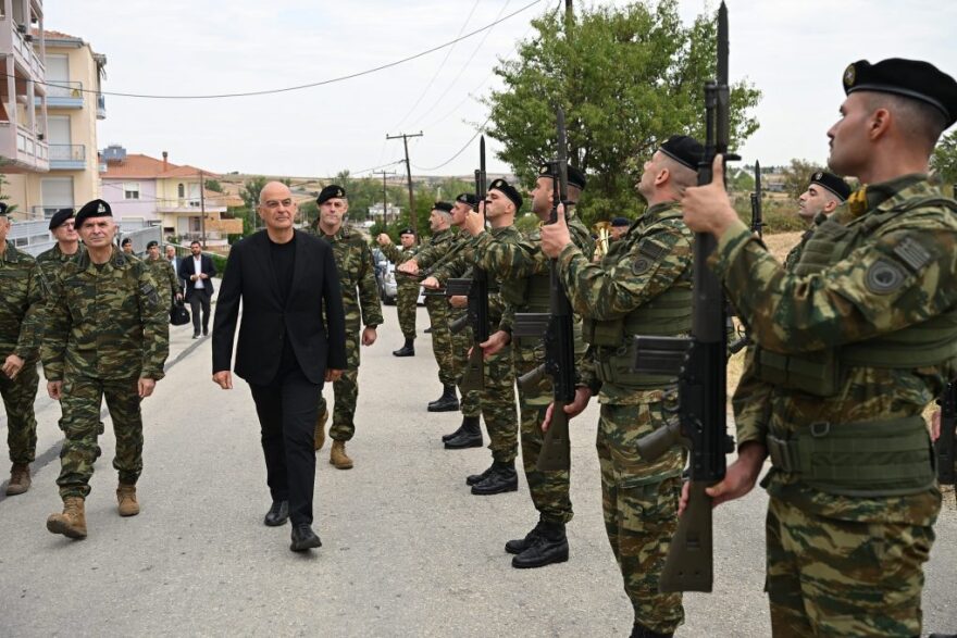 Νέα εποχή για τις Ένοπλες Δυνάμεις: Σήμερα παράγουν 5.000 drones το χρόνο, η παραγωγή θα εκτοξευτεί στα 15.000 από τον Δεκέμβριο λέει ο Δένδιας