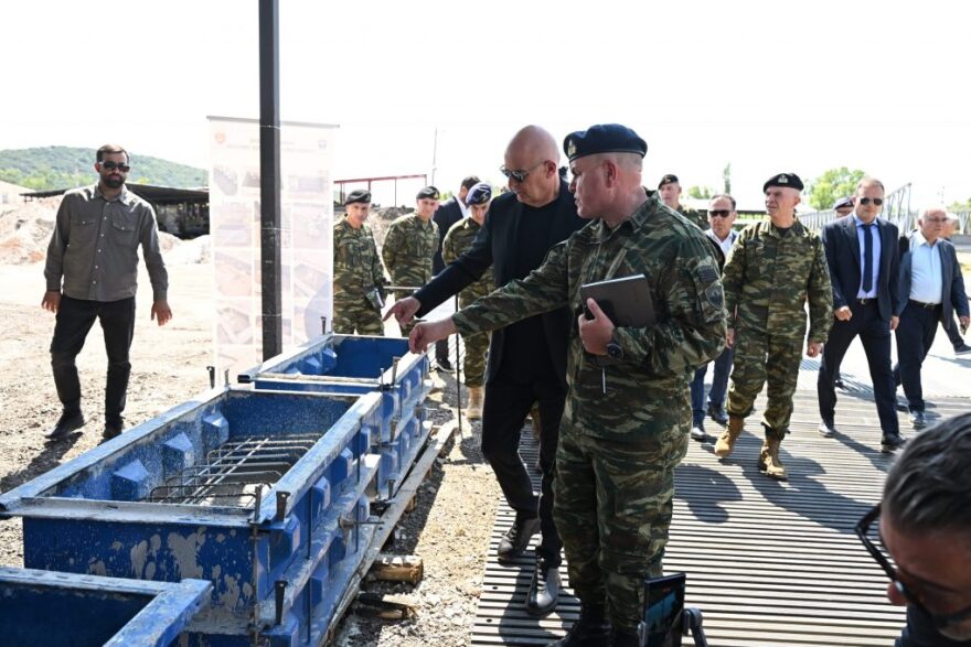 Νέα εποχή για τις Ένοπλες Δυνάμεις: Σήμερα παράγουν 5.000 drones το χρόνο, η παραγωγή θα εκτοξευτεί στα 15.000 από τον Δεκέμβριο λέει ο Δένδιας