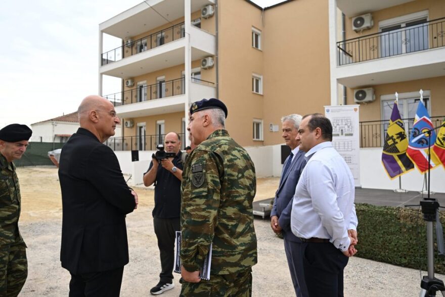 Νέα εποχή για τις Ένοπλες Δυνάμεις: Σήμερα παράγουν 5.000 drones το χρόνο, η παραγωγή θα εκτοξευτεί στα 15.000 από τον Δεκέμβριο λέει ο Δένδιας