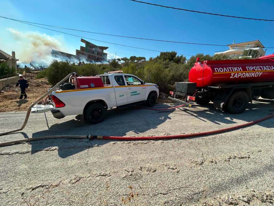 Χωρίς ενεργό μέτωπο η φωτιά στην Ανάβυσσο, ξεκίνησε από ΙΧ και επεκτάθηκε σε χαμηλή βλάστηση