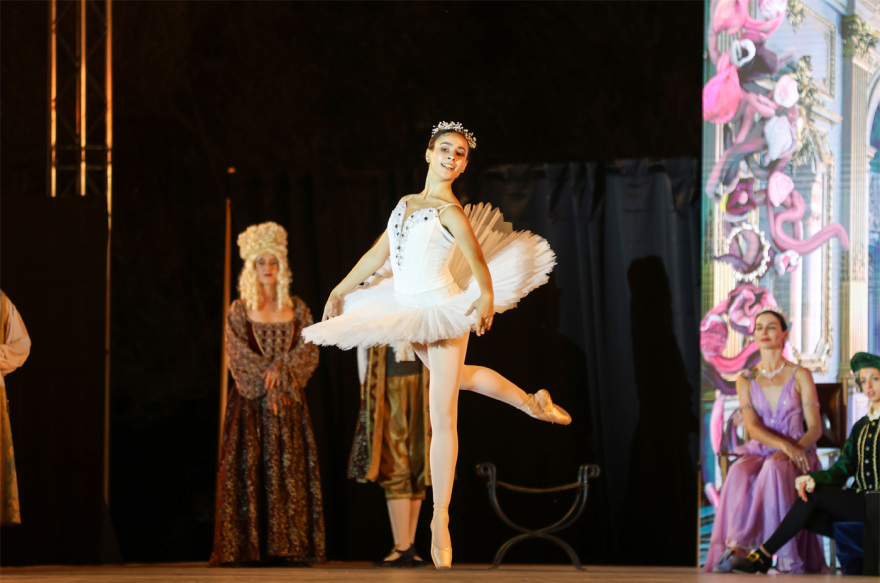 Με μεγάλη επιτυχία πραγματοποιήθηκε το GRAND BALLET GALA στο Nasioutzik Mansion