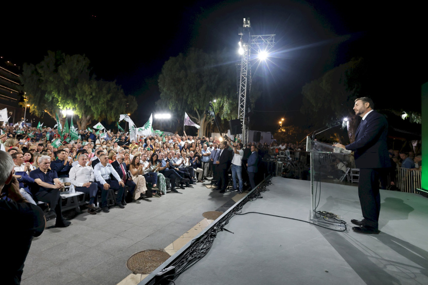 Με λύρες, χορούς, drones και «Καλημέρα ήλιε»: Το ΠΑΣΟΚ γιόρτασε την 3η Σεπτεμβρίου στο Ηράκλειο, δείτε βίντεο και φωτογραφίες