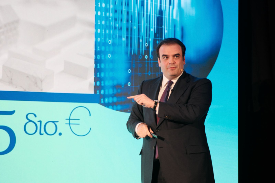Ο Πιερρακάκης εξήγησε πώς διαμορφώθηκε το πλεόνασμα που επιτρέπει τις παροχές της ΔΕΘ, δείτε φωτογραφίες