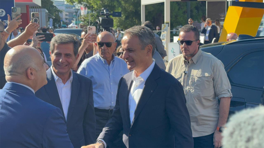 Η επίσκεψη Μητσοτάκη στα περίπτερα της 90ης ΔΕΘ, δείτε βίντεο και φωτογραφίες