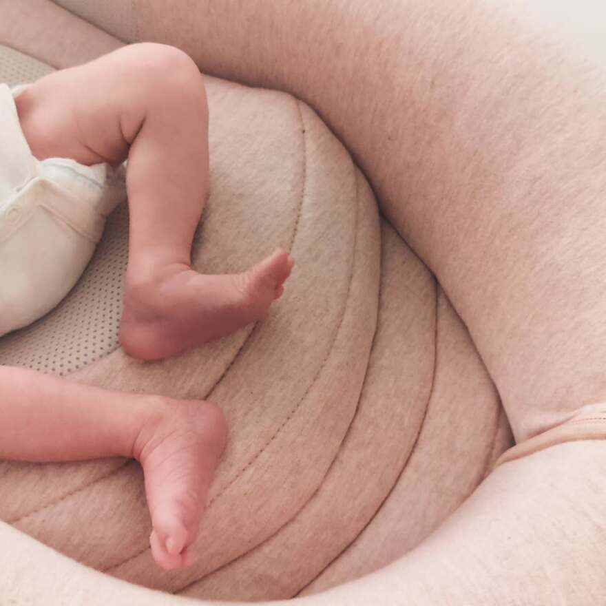 Η Μαριάννα Πολυχρονίδη φωτογραφήθηκε με τη δύο μηνών κόρη της 