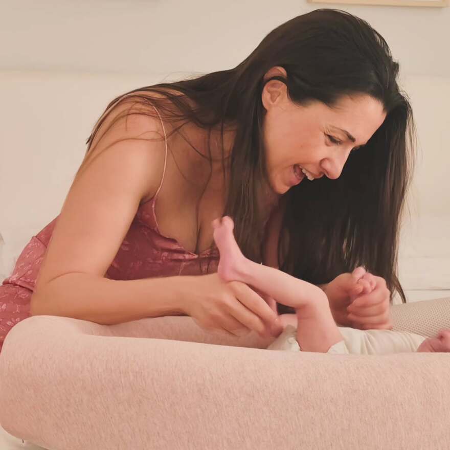 Η Μαριάννα Πολυχρονίδη φωτογραφήθηκε με τη δύο μηνών κόρη της 