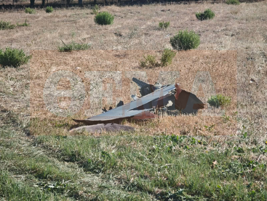Δύο τραυματίες από τα θραύσματα του μοιραίου Phantom που συνετρίβη, εκσφενδονίστηκαν σε μεγάλη απόσταση από το σημείο της τραγωδίας, δείτε εικόνες