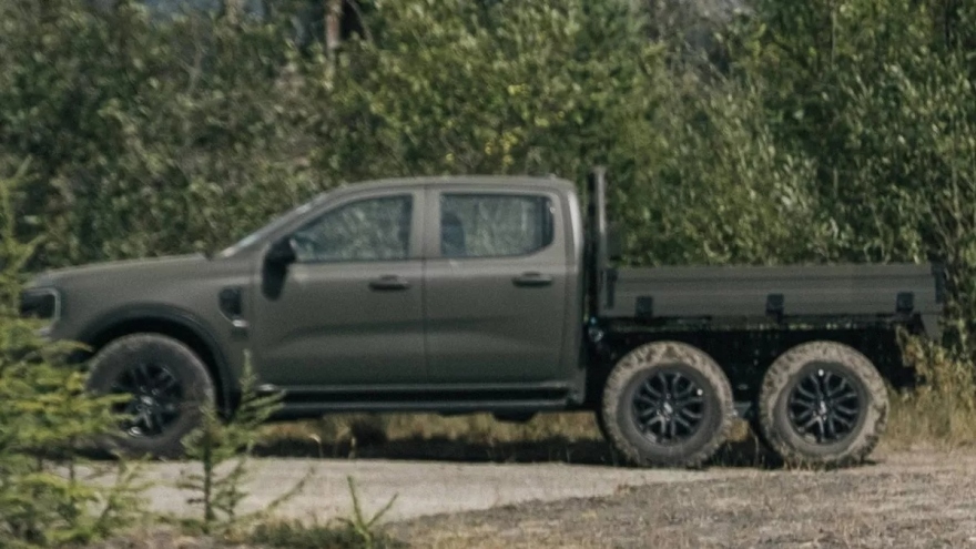Το Ford Ranger γίνεται εξάτροχο