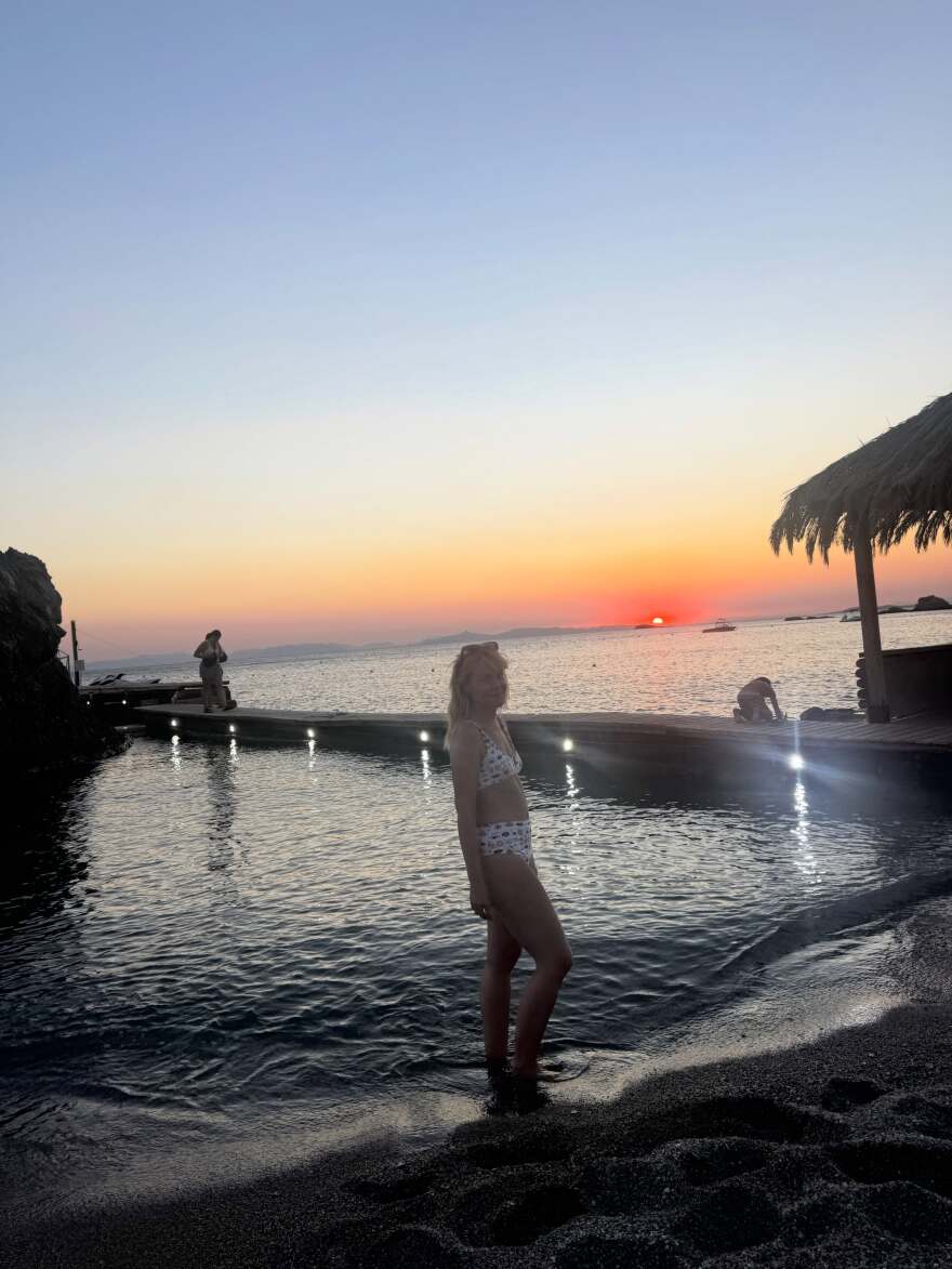 Οι selfies της Λένας Παπαληγούρα με τον σύζυγό της από τη θάλασσα: Ποιος είπε ότι τελείωσε το καλοκαίρι, έγραψε