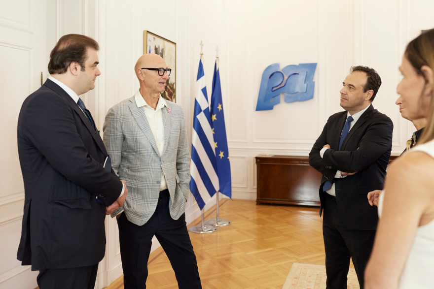 Συνάντηση Μητσοτάκη με τον CEO της Telekom: Αδιαπραγμάτευτη κατάκτηση η δημοσιονομική σταθερότητα - Επενδύσεις 600 εκατ. τον χρόνο
