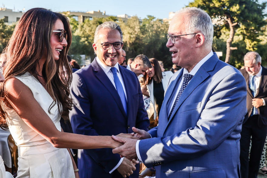 Η Αμάλ Κλούνεϊ στο Ολυμπιείο: Οι αφίξεις των υψηλών προσκεκλημένων, δείτε βίντεο