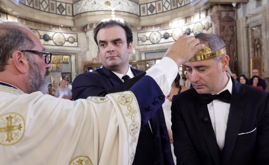 &Omicron; &Kappa;&upsilon;&rho;&iota;ά&kappa;&omicron;&sigmaf; &Pi;&iota;&epsilon;&rho;&rho;&alpha;&kappa;ά&kappa;&eta;&sigmaf; &pi;ά&nu;&tau;&rho;&epsilon;&psi;&epsilon; &tau;&omicron;&nu; &upsilon;&pi;&omicron;&upsilon;&rho;&gamma;ό &Omicron;&iota;&kappa;&omicron;&nu;&omicron;&mu;&iota;&kappa;ώ&nu; &tau;&eta;&sigmaf; &Rho;&omicron;&upsilon;&mu;&alpha;&nu;ί&alpha;&sigmaf;, &delta;&epsilon;ί&tau;&epsilon; &phi;&omega;&tau;&omicron;&gamma;&rho;&alpha;&phi;ί&epsilon;&sigmaf;