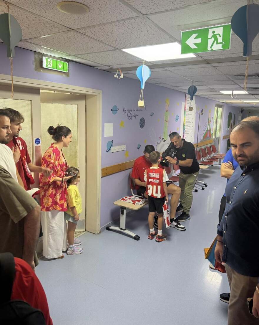 Ολυμπιακός: Επίσκεψη στην Παιδοογκολογική Μονάδα της Λευκωσίας