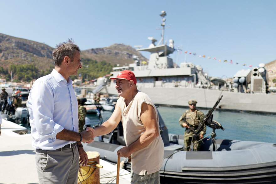 Μητσοτάκης από Καστελλόριζο: «Κλείνουμε όλα τα ανοιχτά μέτωπα στην επόμενη τετραετία» - 37 έργα υποδομών, σπίτια σε γιατρούς, εκπαιδευτικούς, κίνητρα για εγκατάσταση
