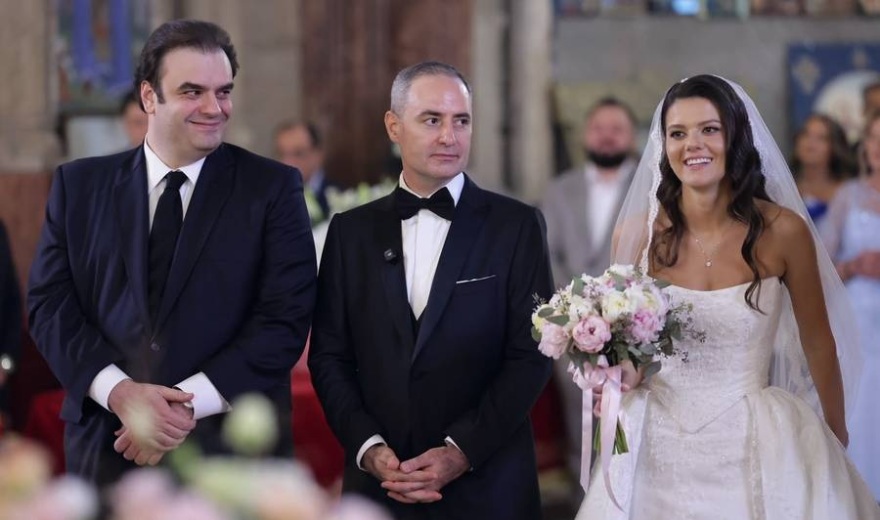 Ο Κυριάκος Πιερρακάκης πάντρεψε τον υπουργό Οικονομικών της Ρουμανίας, δείτε φωτογραφίες