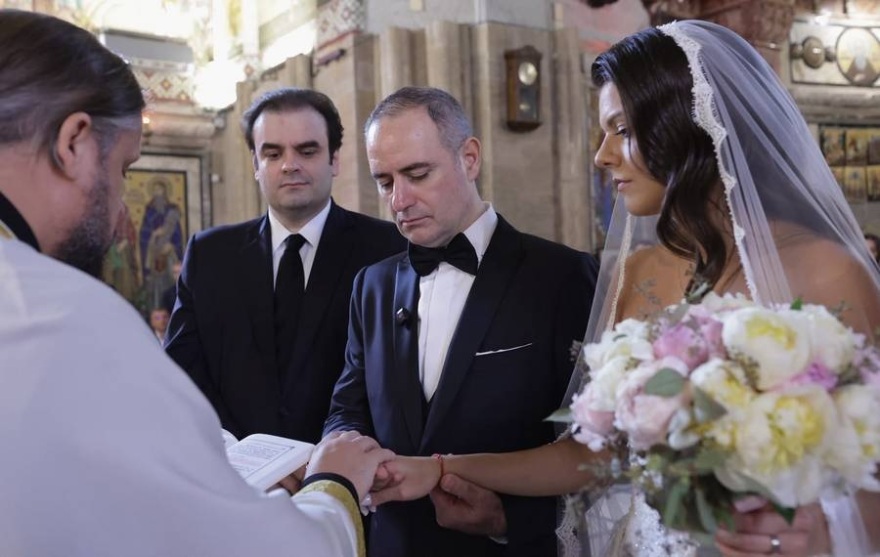 Ο Κυριάκος Πιερρακάκης πάντρεψε τον υπουργό Οικονομικών της Ρουμανίας, δείτε φωτογραφίες