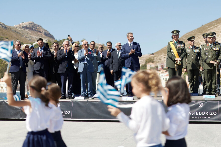 Μήνυμα Μητσοτάκη στην Τουρκία από το Καστελλόριζο: Δεν απειλούμε κανέναν, αλλά και δεν δεχόμαστε απειλές - Κίνητρα εγκατάστασης 5.000 ευρώ στο ακριτικό νησί

