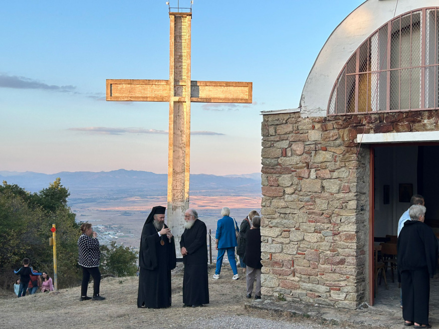 Η Ύψωσις του Τιμίου Σταυρού, τι προβλέπει η αυστηρή νηστεία της 14ης Σεπτεμβρίου