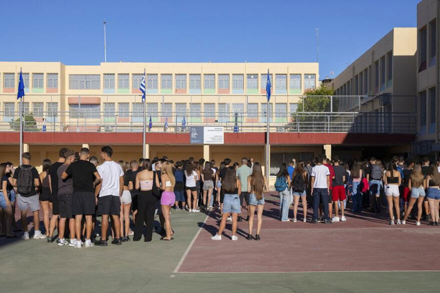 Τα Δημόσια Ωνάσεια επεκτείνονται, πρεμιέρα για οκτώ νέα Γυμνάσια και Λύκεια