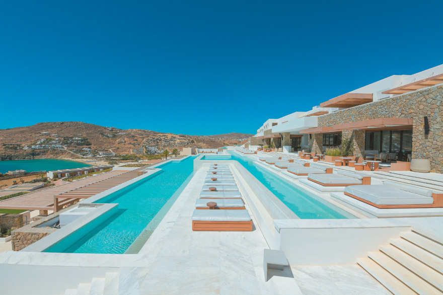 «Μετά το εξάστερο resort στη Μύκονο έρχονται κι άλλα project», λέει ο Αιγύπτιος επιχειρηματίας Ναγκίμπ Σαουίρις για την επένδυση των €100 εκατ.
