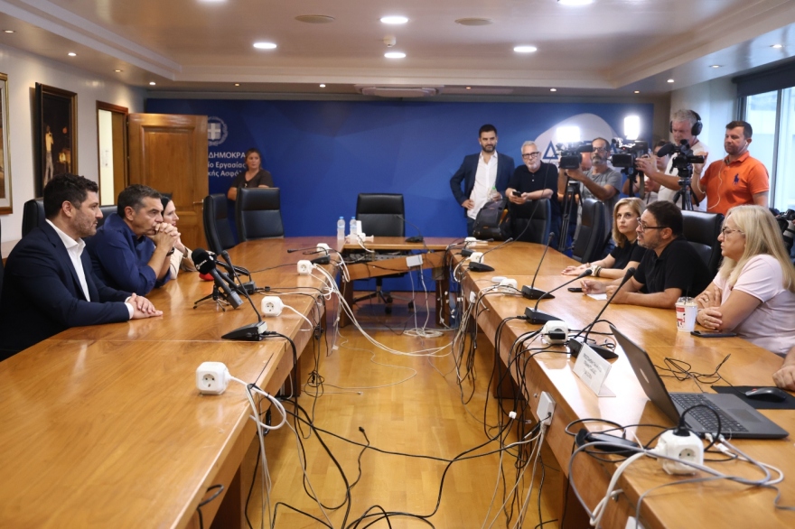 Τσίπρας από ΔΥΠΑ: «Το επίδομα ανεργίας δεν είναι κρατική γενναιοδωρία αλλά ανταποδοτική ασφαλιστική παροχή»
