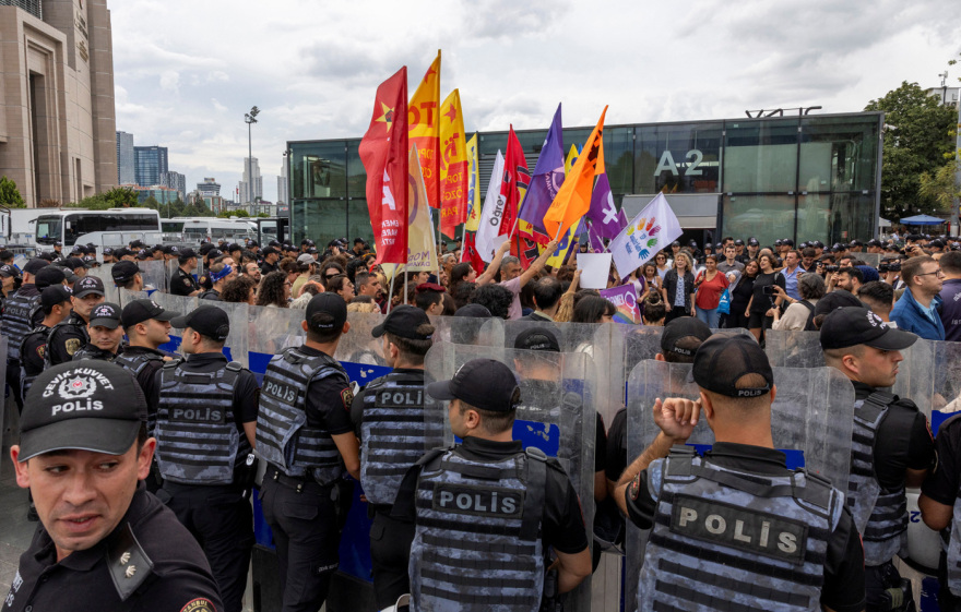 Πάνω από 150 συλλήψεις σε επιχείρηση κατά της ΛΟΑΤΚΙ+ κοινότητας στην Τουρκία