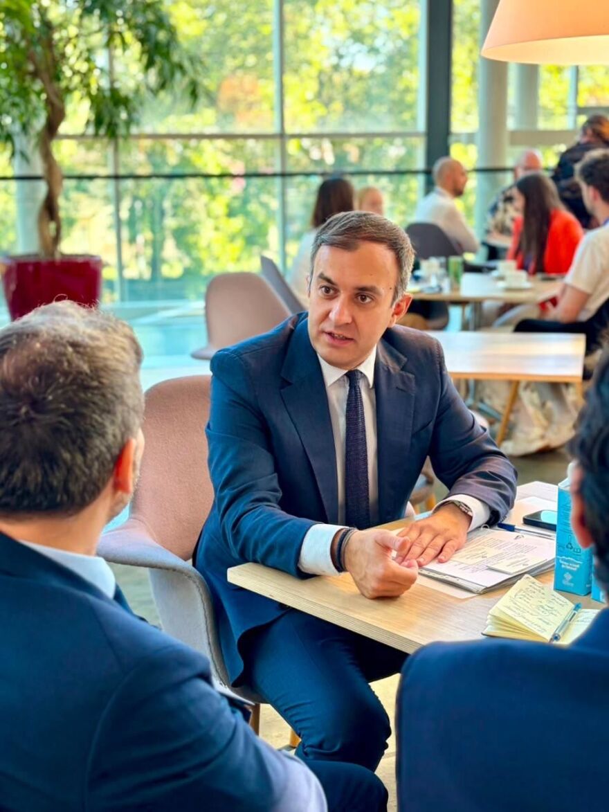 Συνάντηση Χατζηβασιλείου με την πρόεδρο του Ευρωπαϊκού Κοινοβουλίου Ρομπέρτα Μέτσολα στο Στρασβούργο