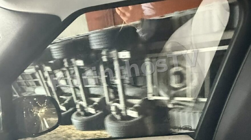  Εκτροπή νταλίκας στο τούνελ της Κακιάς Σκάλας στην Αθηνών - Κορίνθου, δείτε φωτογραφίες 
