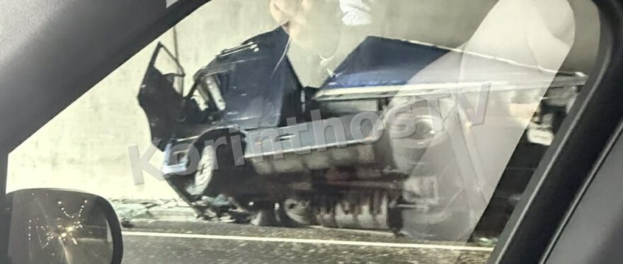 Εκτροπή νταλίκας στο τούνελ της Κακιάς Σκάλας στην Αθηνών - Κορίνθου, δείτε φωτογραφίες 
