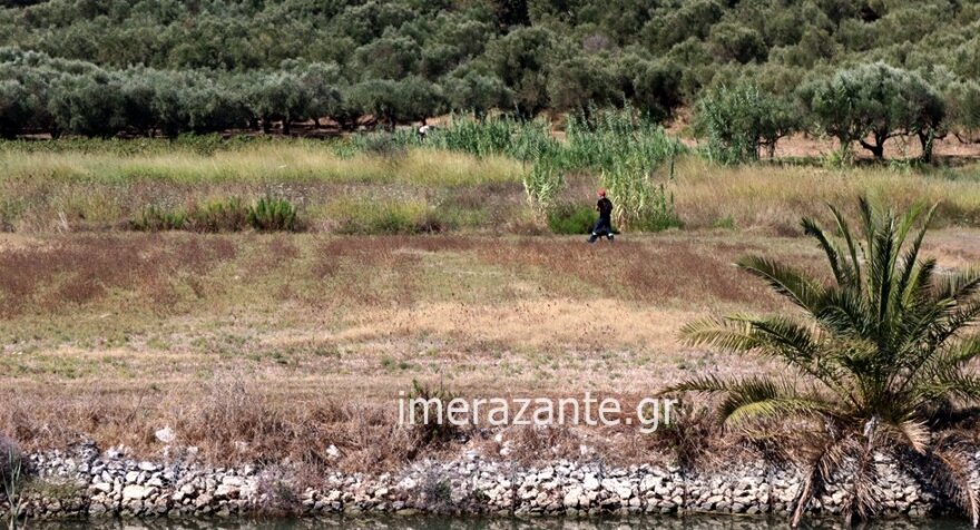 Για τρίτη ημέρα συνεχίζονται οι έρευνες για την 62χρονη Ρουμάνα τουρίστρια που αγνοείται στη Ζάκυνθο, δείτε φωτογραφίες