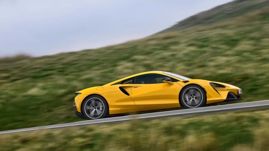 Η αυλαία πέφτει για την υβριδική McLaren 
