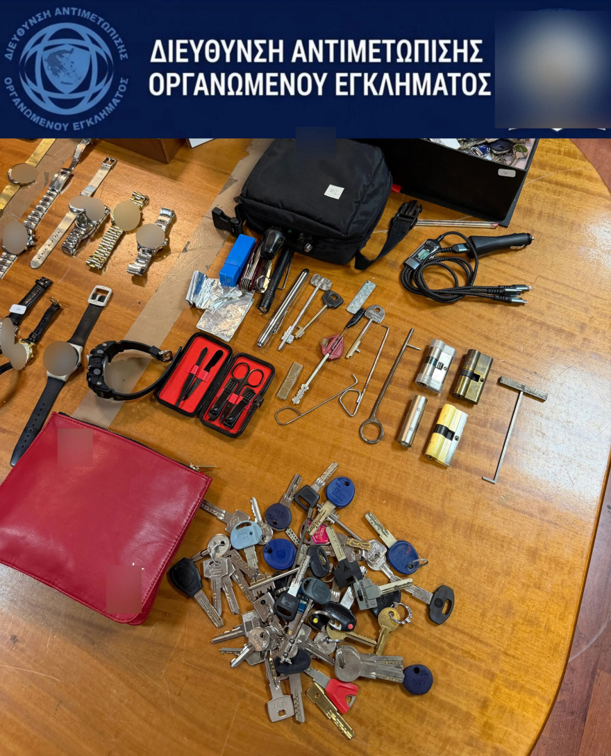 Ρήμαζαν σπίτια στην Αττική με «σημάδια» στις πόρτες, εξαρθρώθηκε σπείρα διαρρηκτών με λεία πάνω από 179.000 ευρώ