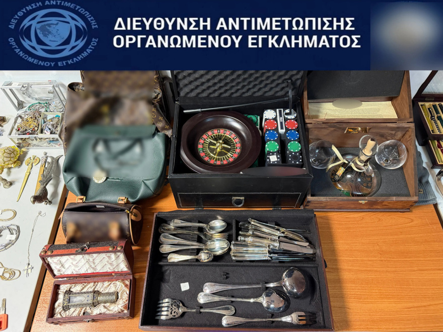 Ρήμαζαν σπίτια στην Αττική με «σημάδια» στις πόρτες, εξαρθρώθηκε σπείρα διαρρηκτών με λεία πάνω από 179.000 ευρώ