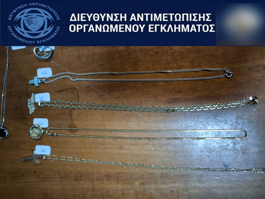 Ρήμαζαν σπίτια στην Αττική με «σημάδια» στις πόρτες, εξαρθρώθηκε σπείρα διαρρηκτών με λεία πάνω από 179.000 ευρώ