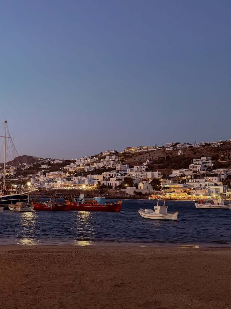 Ο Νίκος Πολυδερόπουλος έκανε διακοπές στη Μύκονο με την οικογένειά του: Οι φωτογραφίες που ανέβασε με τον γιο του