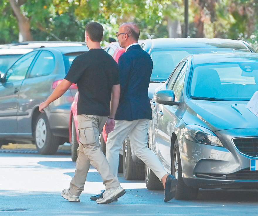 Τρεις έρευνες για την υπόθεση Μαζωνάκη: Οι έλεγχοι των ιατρείων, το ζευγάρι των γιατρών και τα οικονομικά τους - Ο ρόλος του υπνοθεραπευτή