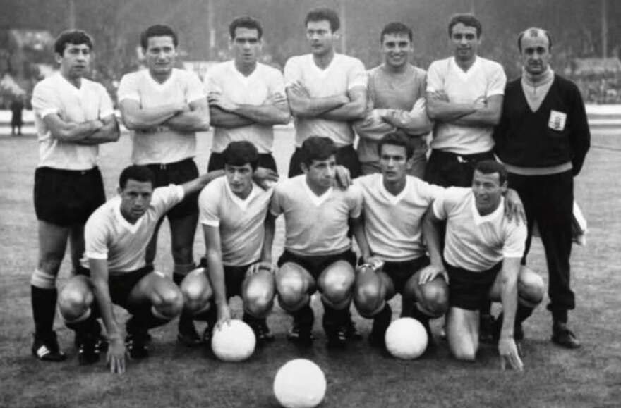 Ποιος ήταν ο θρύλος του '70 Μίλτον Βιέρα: Η «βίδα» από την Ουρουγουάη, ο πρώτος ξένος παίκτης στην Ελλάδα που είχε αγωνιστεί σε Παγκόσμιο Κύπελλο