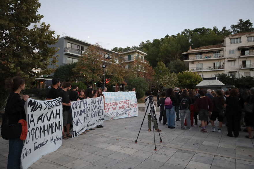 Πορεία στην Ηγουμενίτσα για την 25χρονη Πηνελόπη μέχρι το σημείο όπου δολοφονήθηκε, δείτε φωτογραφίες