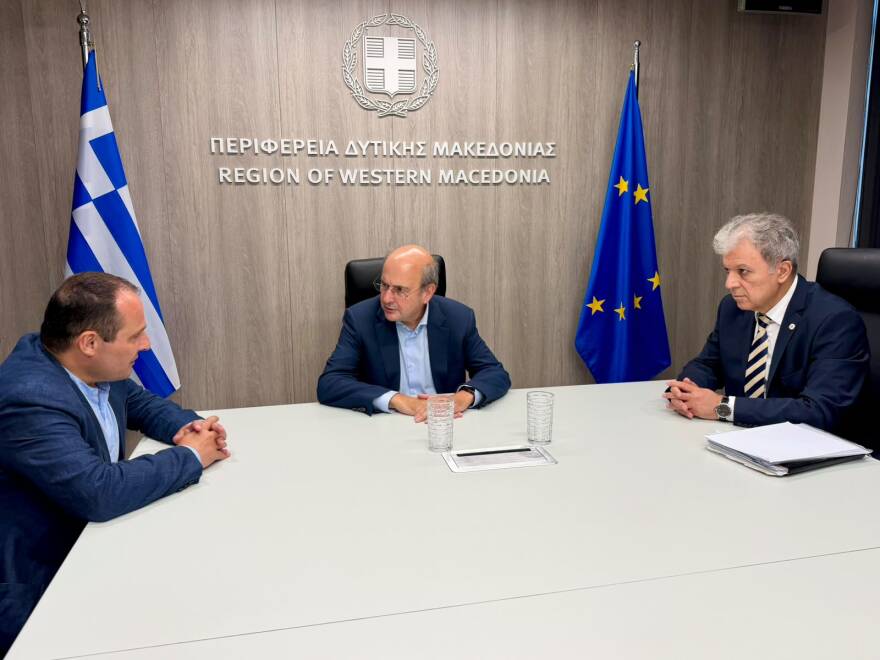 Χατζηδάκης: Εμβληματική επένδυση για όλη τη χώρα το data center ΔΕΗ – Amazon στην Κοζάνη